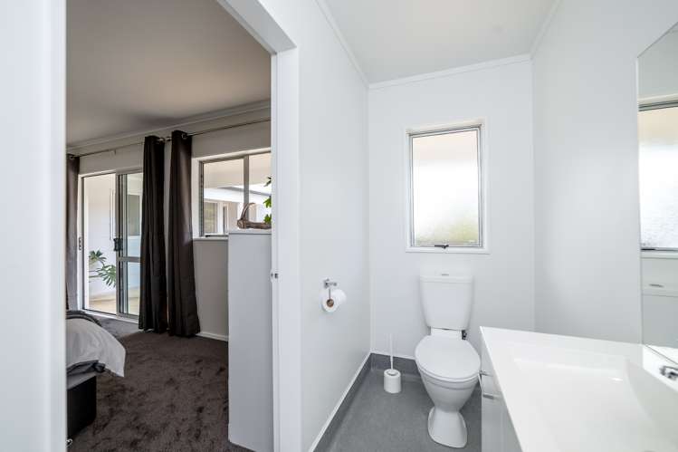 70 Woodward Street Featherston_16