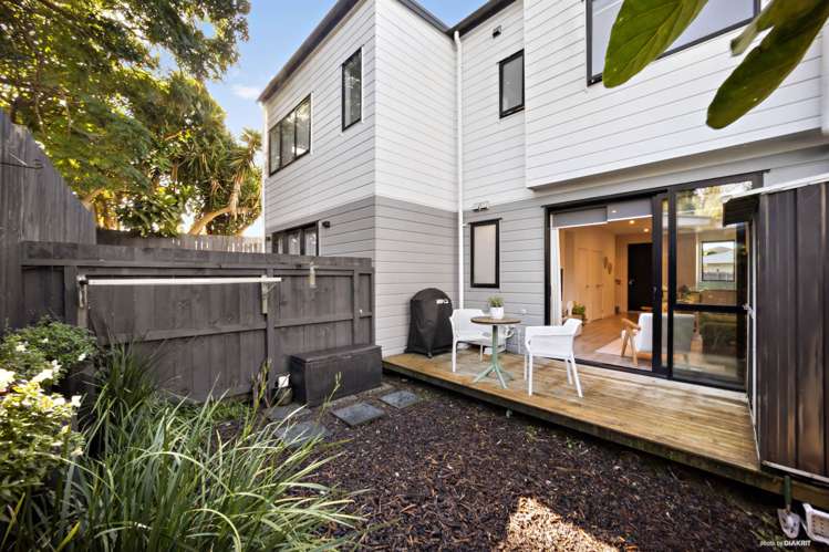 5B Beach Road Te Atatu Peninsula_1