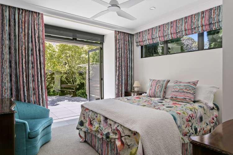 12/88 Lake Terrace Taupo_17