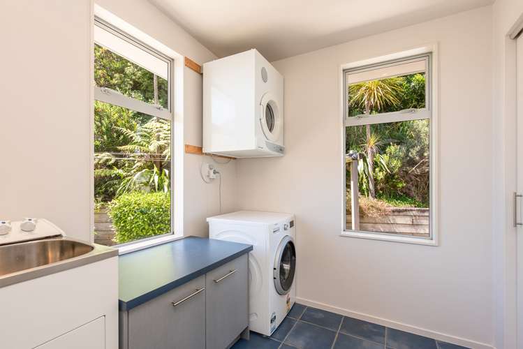 2 Caughley Grove Karori_16