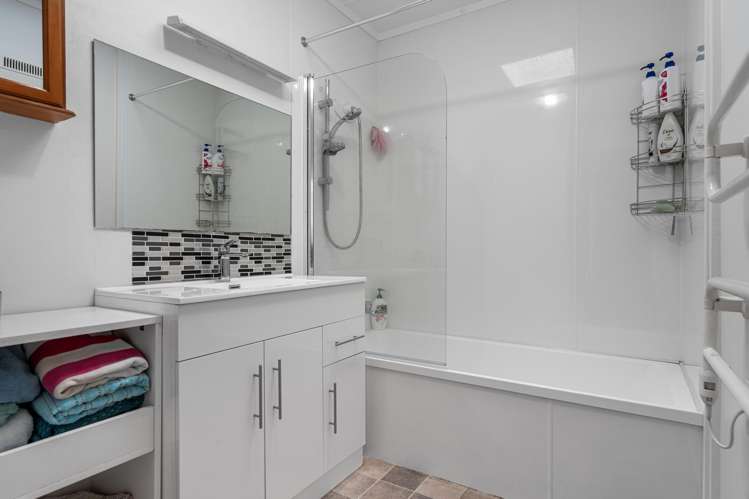 4 Emano Street Toi Toi_12