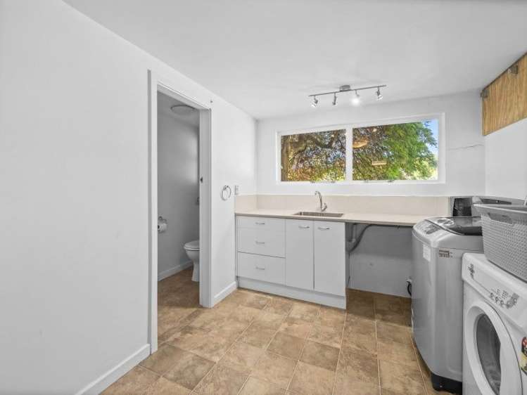 13 Bathurst Street 1383_7