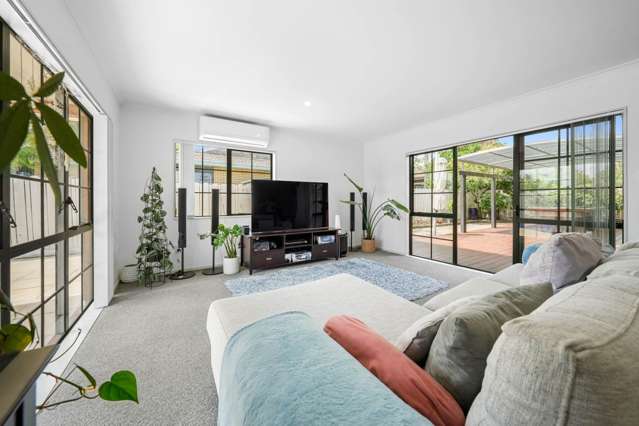 8 John Lister Close Golflands_1