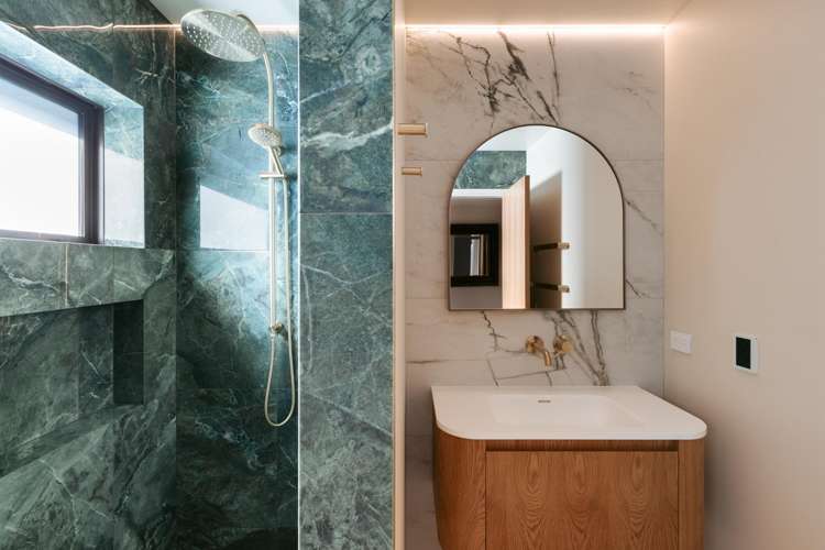 9 Aylesbury Terrace Otumoetai_18