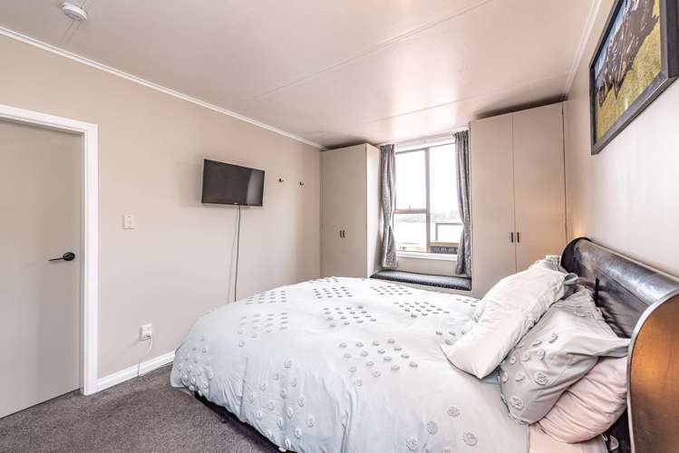 55 Bedford Avenue Gonville_10