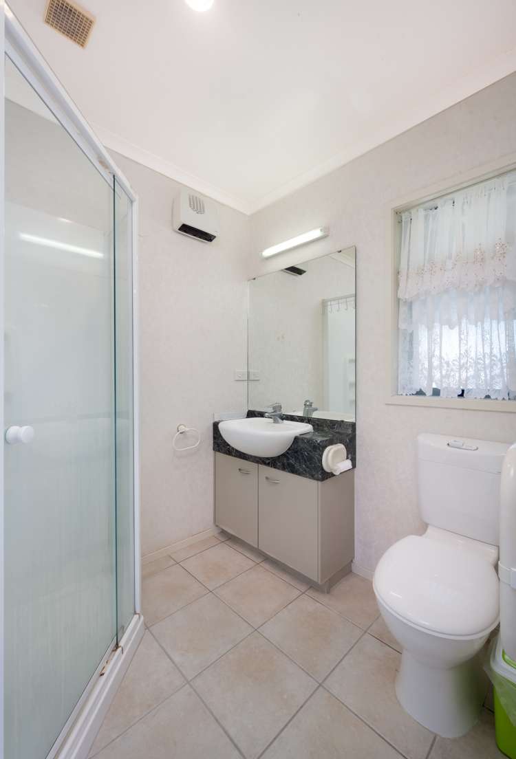 1 Atworth Way Pakuranga Heights_21