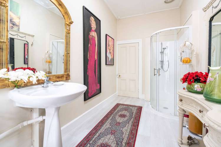 7 Easther Crescent Kew_14