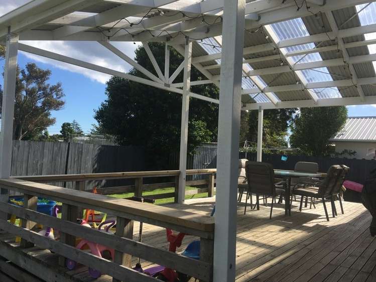 8 Holman Road Te Atatu Peninsula_10