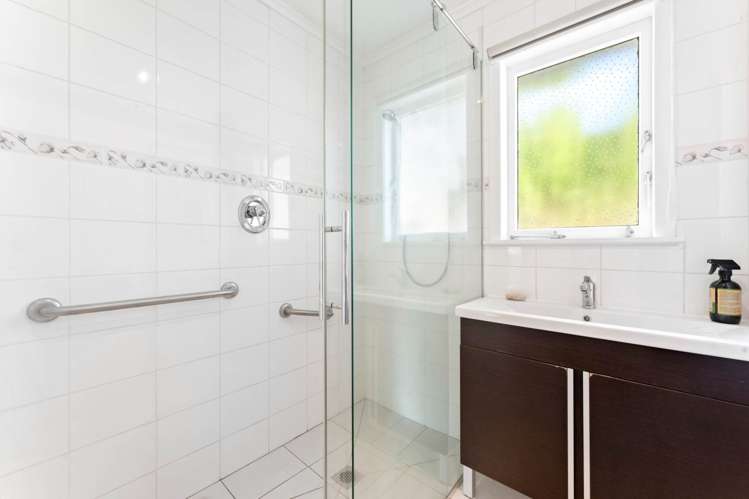 109 Te Atatu Road Te Atatu South_21