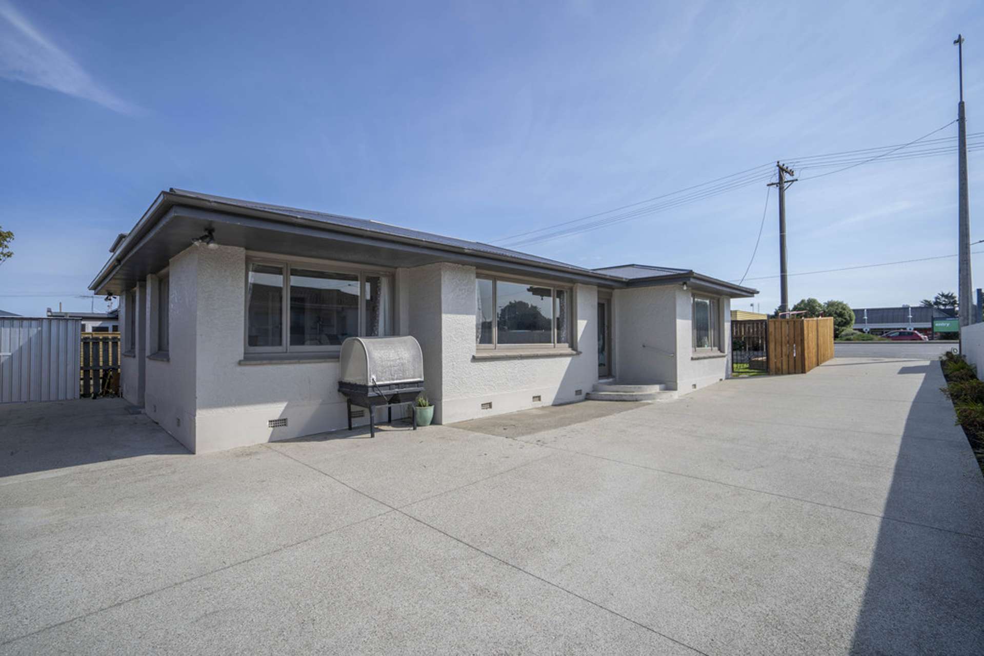 329 North Road Waikiwi_0