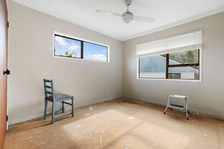 29 Redcrest Avenue Red Hill_11