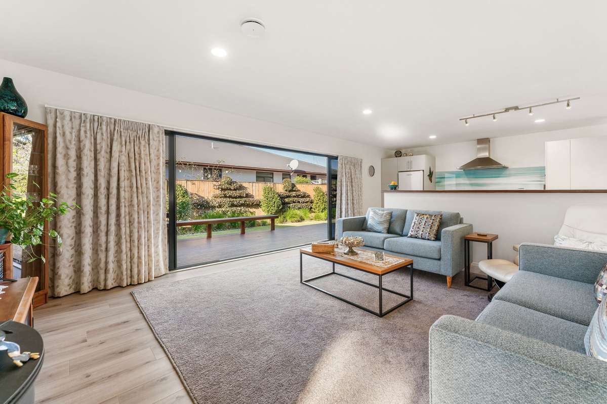 6 Adler Drive_1