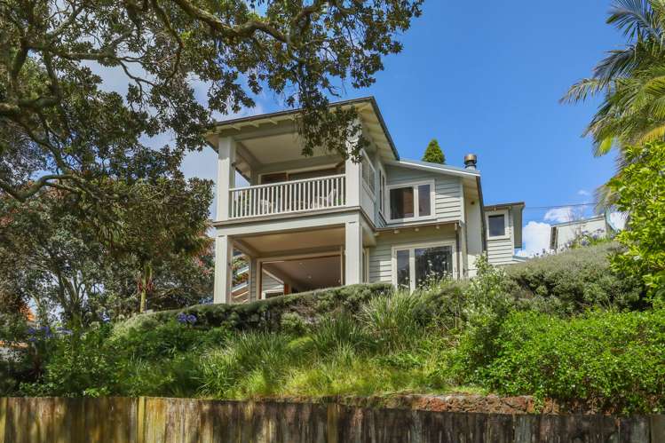 16 Joan Street Point Chevalier_8