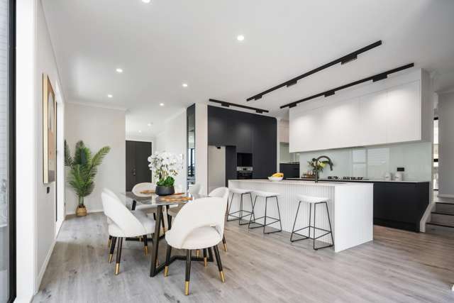 Modern Luxury & Spacious Living - 7 Bed Dream Home