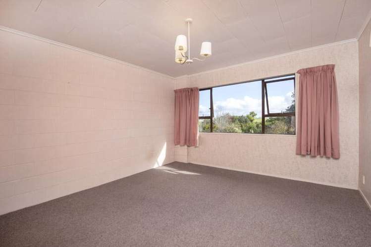 28 Oliver Twist Avenue Mellons Bay_11