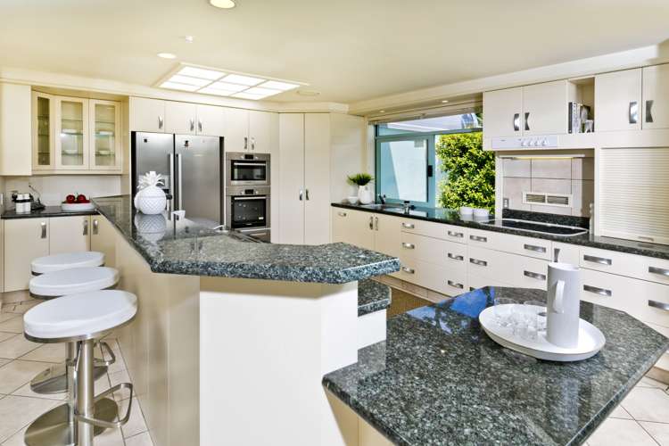 32 Whitby Crescent Mairangi Bay_14