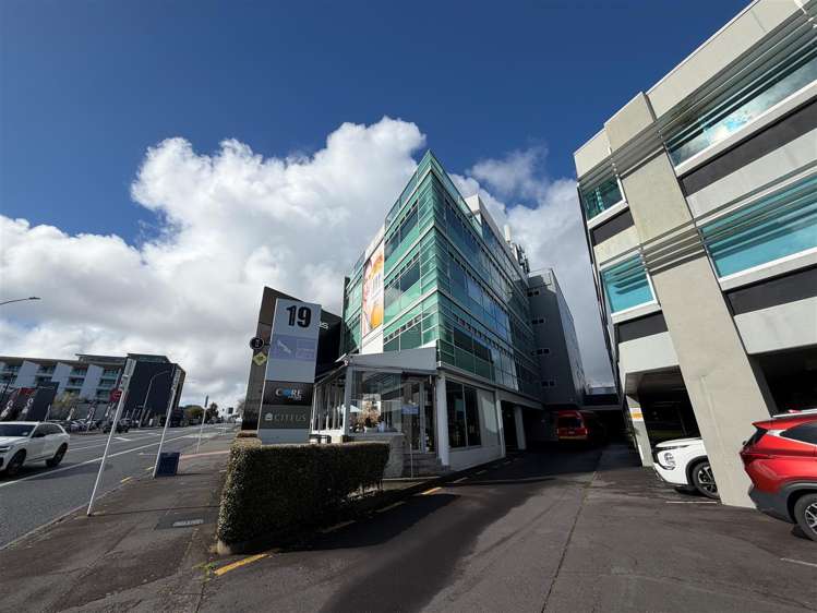 4B/19 Great South Road_0
