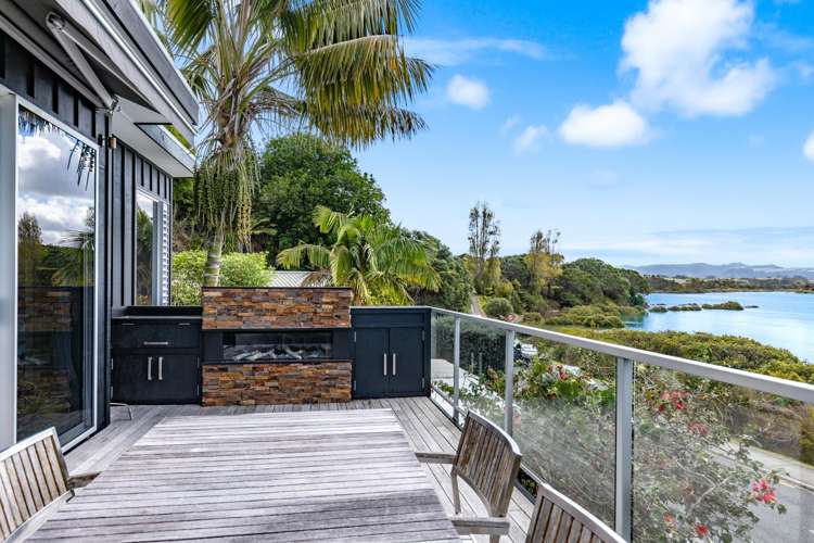 1184 Sandspit Road Sandspit_8