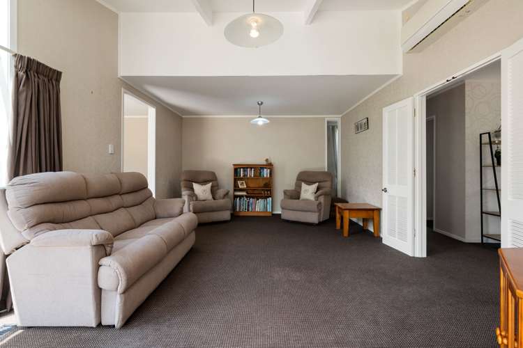 23 Gilbass Avenue Hamilton Lake_10