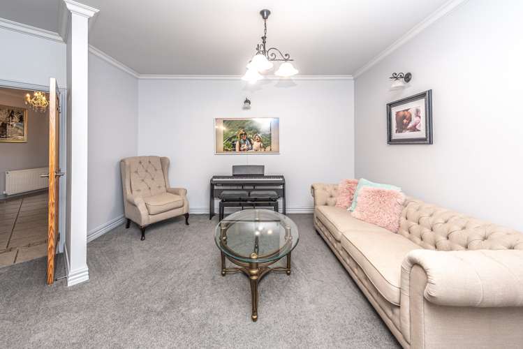 29 Lithgow Drive Otamatea_11