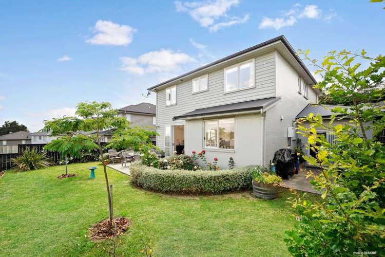 52 Mackay Drive Greenhithe_14