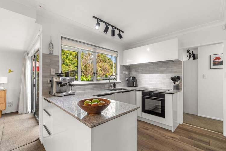 2 Columba Place Matua_4