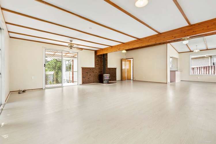 22 Finlow Drive Te Atatu South_13