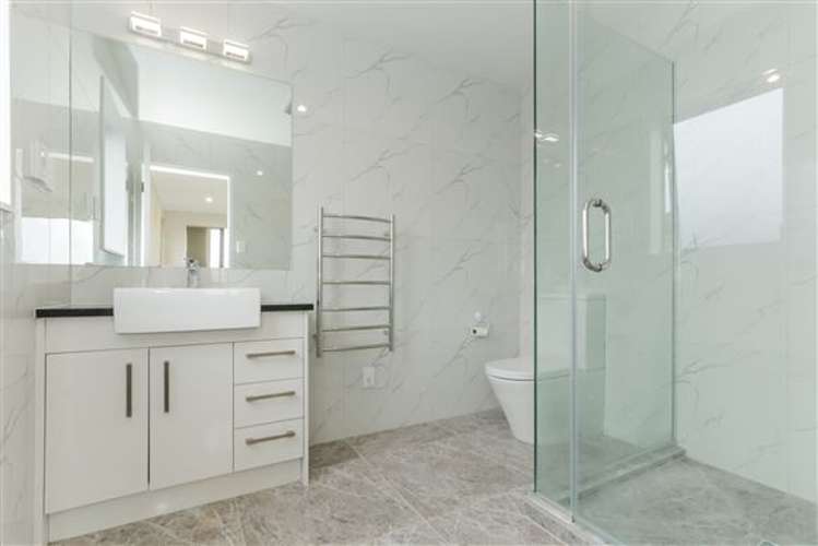 9 Veneta Close Flat Bush_10