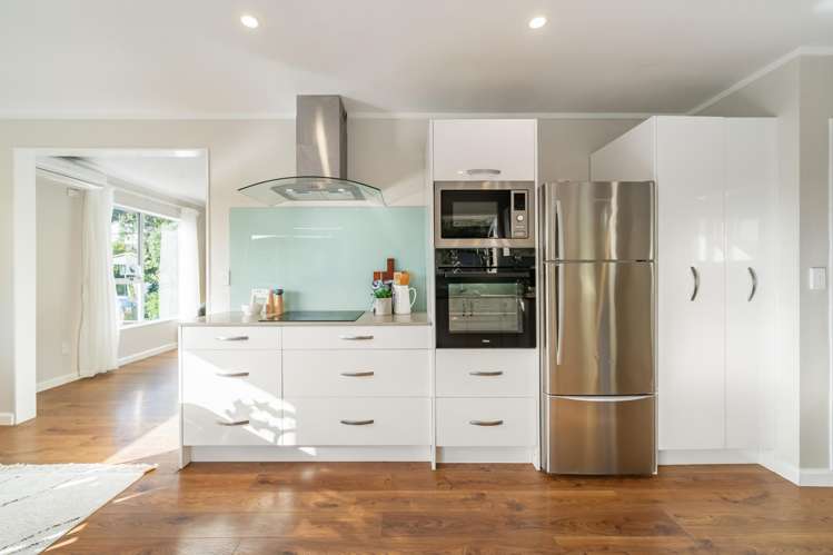 18 Yarrow Place Papakowhai_11