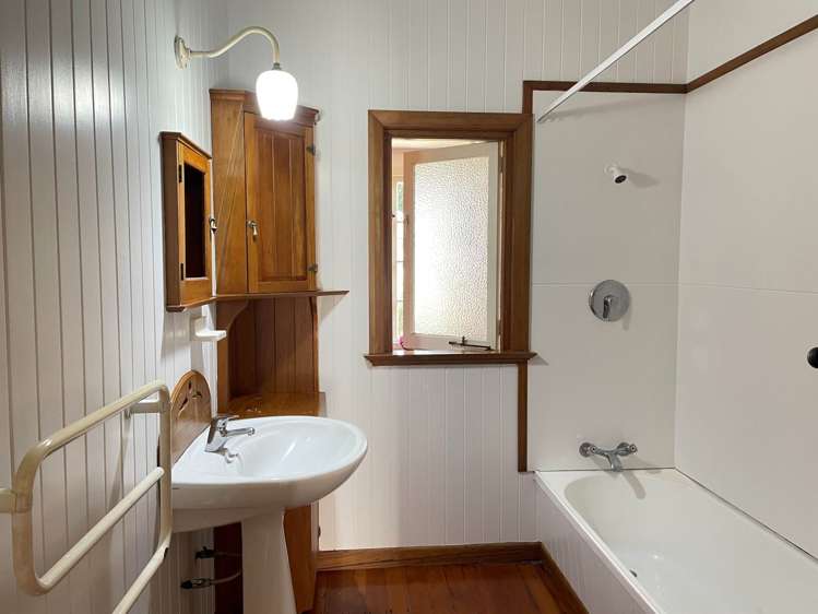 293 Massey Road Mangere East_5