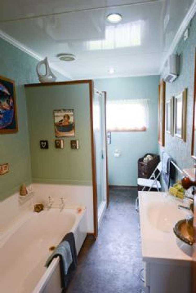 13 Calder Street Owaka_14