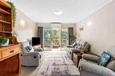 2/42 Eastglen Road_1