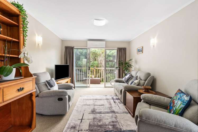 2/42 Eastglen Road Glen Eden_1