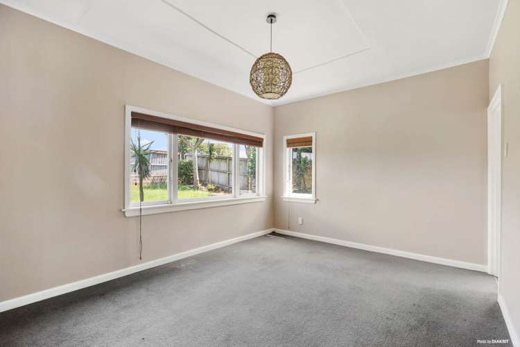 137 Te Atatu Road Te Atatu South_10