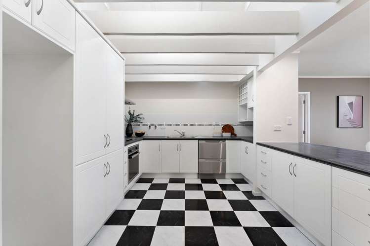 55 Meadowvale Avenue Forrest Hill_16