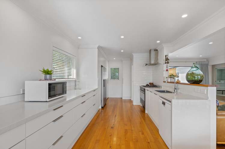 2/3 Sharon Road Waiake_11