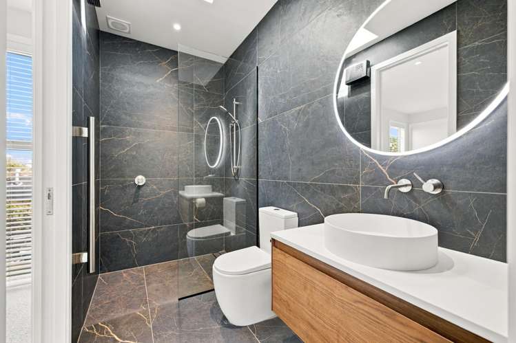 3/130 Office Road Merivale_8