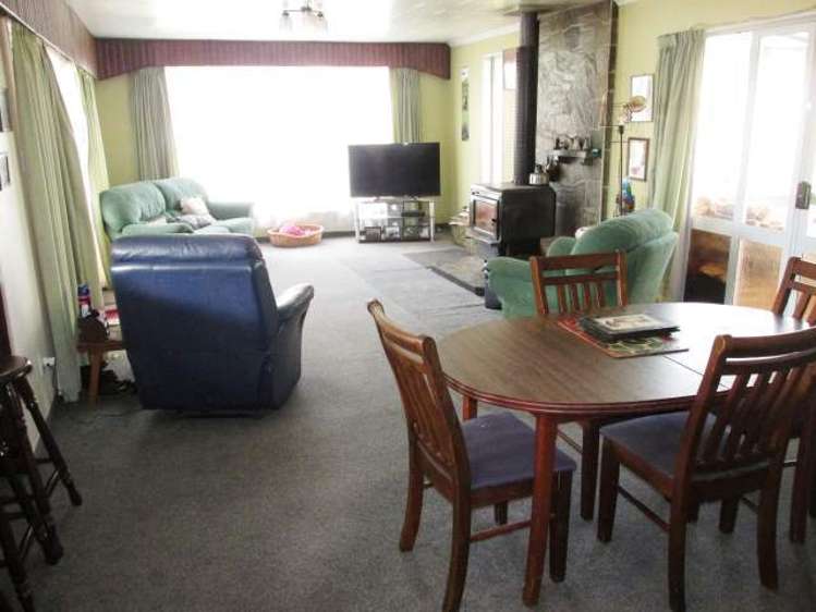 2 Lucas Street Reefton_21