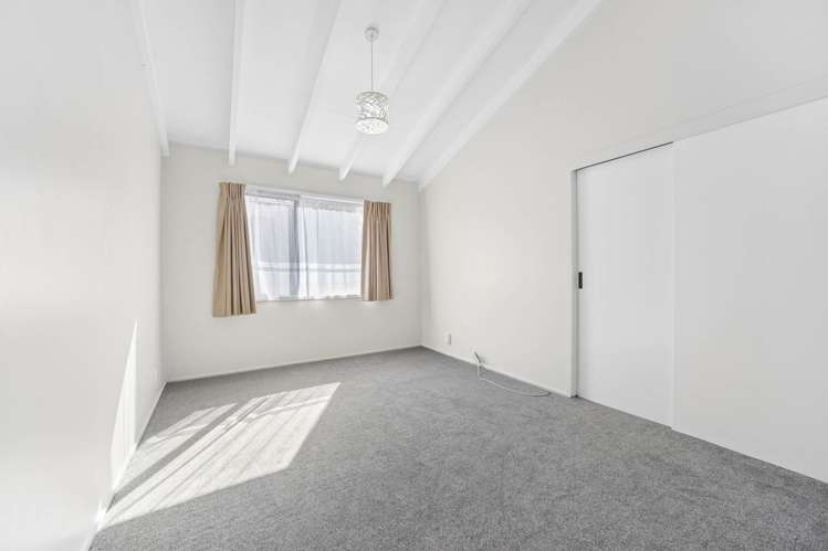 7A & 1/7A Tirimoana Road Te Atatu South_10