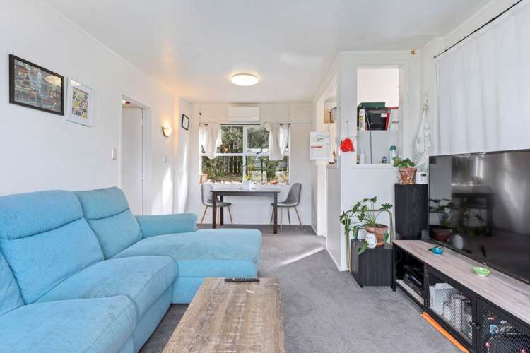 2/2 Bruce Road Glenfield_3