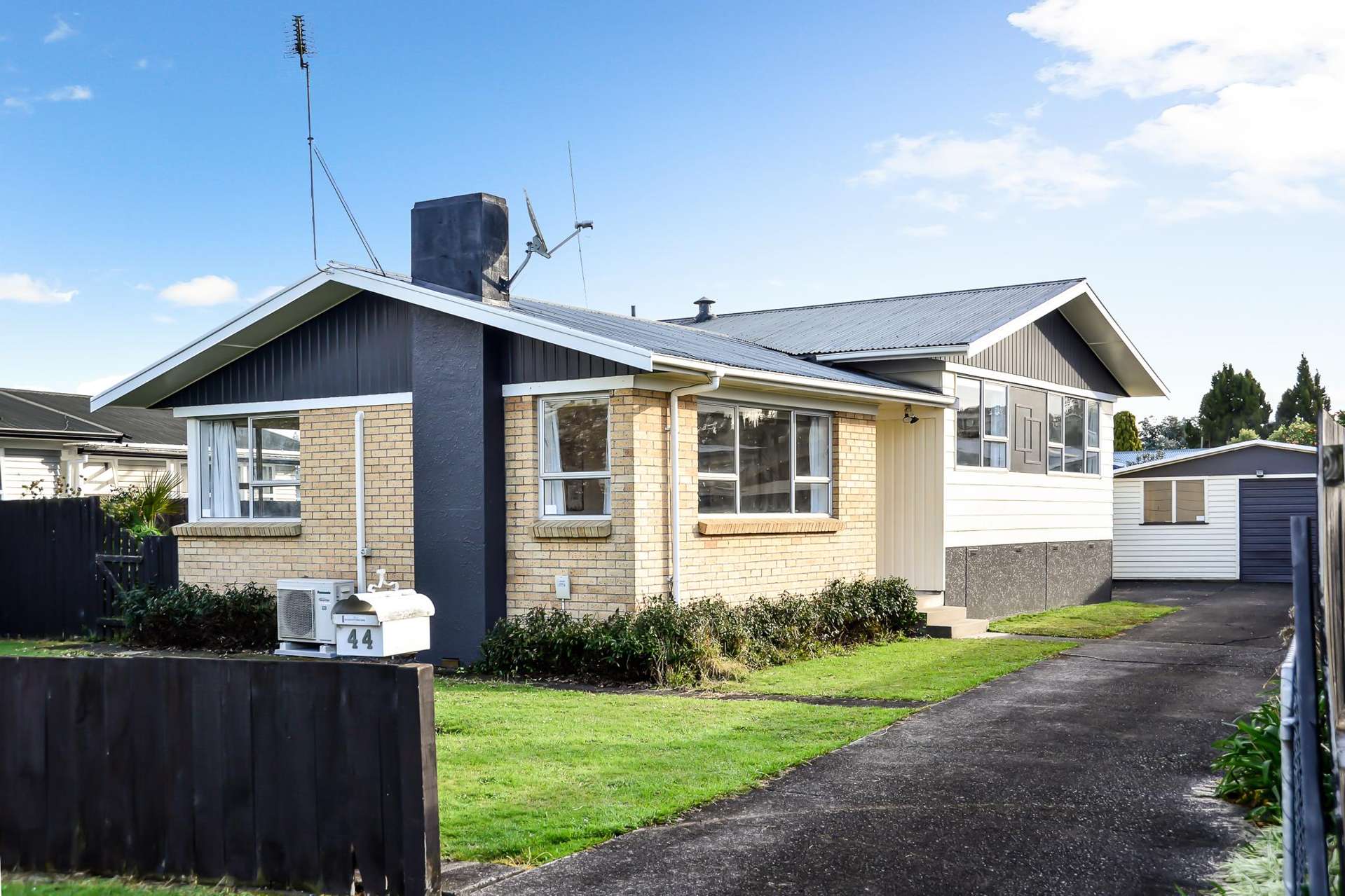 44 Dalton Crescent Dinsdale_0