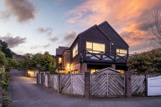 PEACEFUL, SECURE ENCLAVE WITH GREAT VIEWS