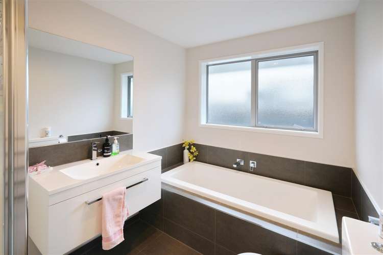 20 Robert Duncan Road Belfast_14