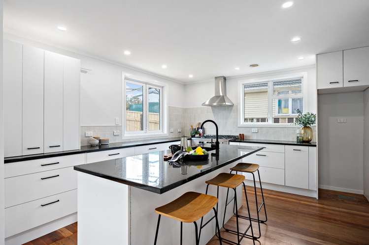 7 Massey Street Tawa_6