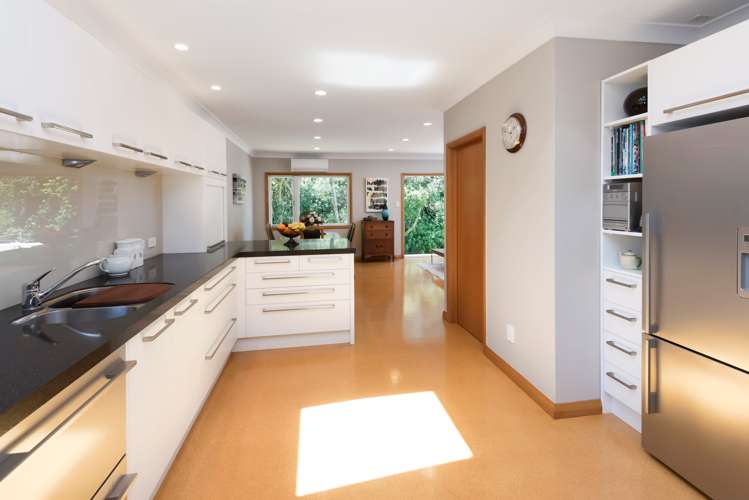 17 Glenfern Road Mellons Bay_7