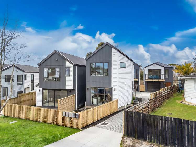 2/10 Starling Place_0