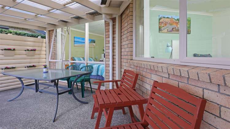 7 Natasha Lane Henderson_11