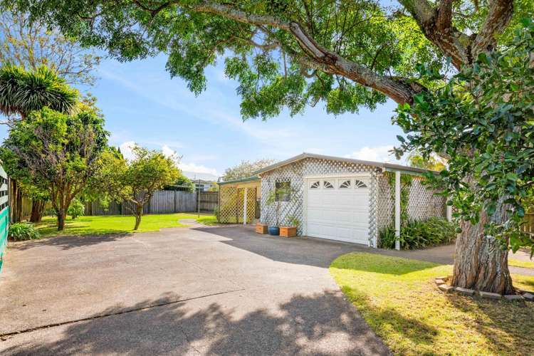 19 Brennan Avenue Te Atatu Peninsula_13