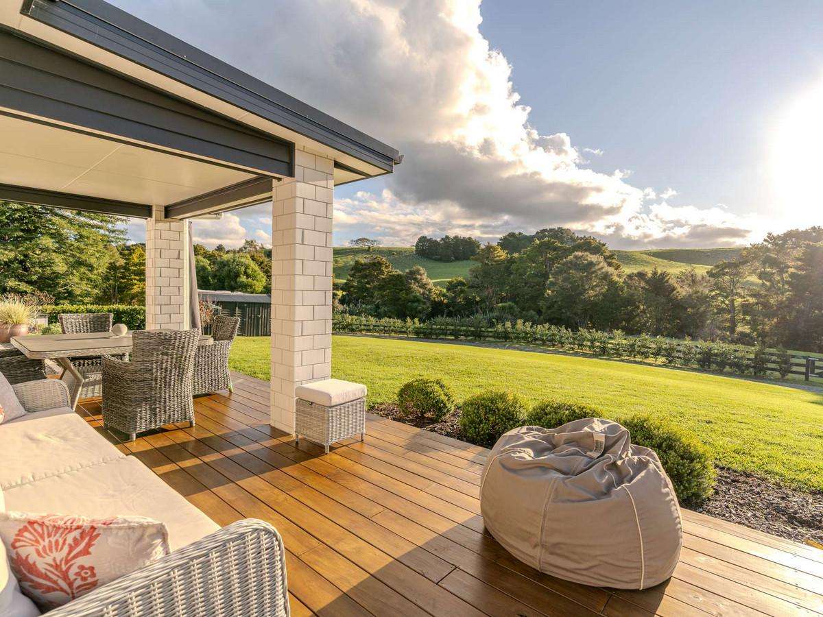 17 Riverbank Drive_0