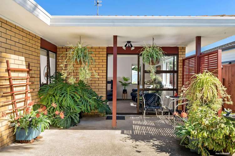 1/3 Annette Avenue Te Atatu South_15